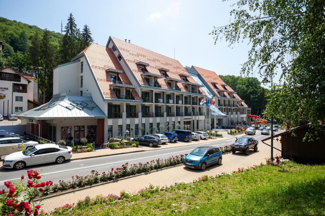 Hotel Crystal Wellness & Spa Superior Sovata Exterior foto