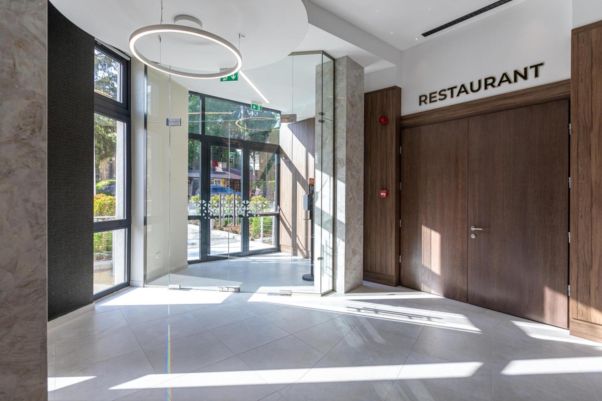 Hotel Crystal Wellness & Spa Superior Sovata Exterior foto